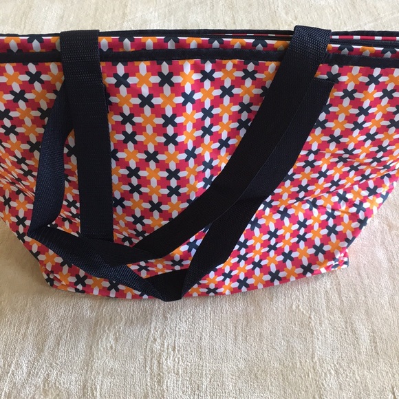 NIB Thermal Tote by Thirty-One - Picture 5 of 7